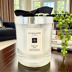 Jo Malone London. English Oak Home Candle 200g /7oz